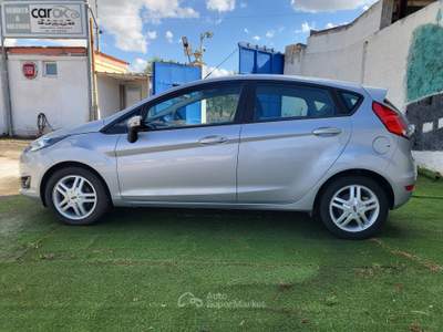 Ford Fiesta FORD FIESTA 1.6 TDCI 95CV. BUSINESS UNIPRO' Argento usata Bari