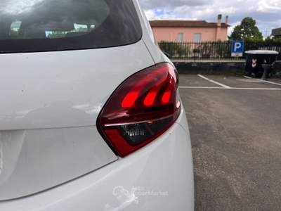 Peugeot 208 208 GPL Bianco usata Ponsacco