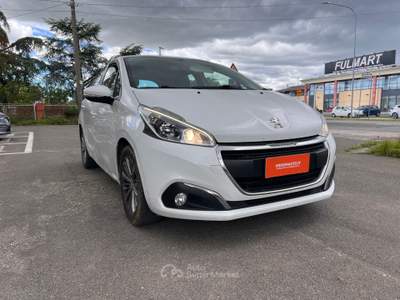 Peugeot 208 208 GPL Bianco usata Ponsacco