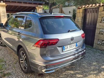 Volkswagen Tiguan Allspace PERFETTA IN OGNI SUO PARTICOLARE Blu/Azzurro usata Casarano