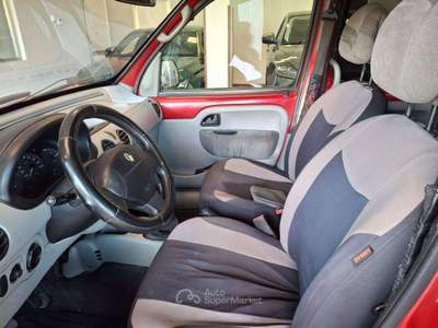 Renault Kangoo 1.2 16v **NEOPATENTATI*CINGHIA FATTA 153000KM Rosso usata Carvico