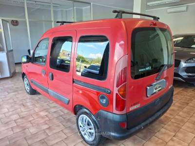 Renault Kangoo 1.2 16v **NEOPATENTATI*CINGHIA FATTA 153000KM Rosso usata Carvico