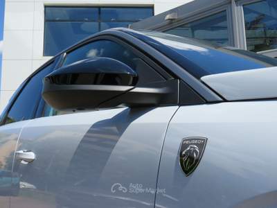 Peugeot 3008 Hybrid 145 GT e-DCS 6 Bianco usata Seregno