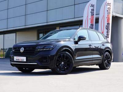 Volkswagen Touareg  3.0 V6 tdi Atmosphere R-Line Exterior Pack 231cv tiptronic Nero usata Milano