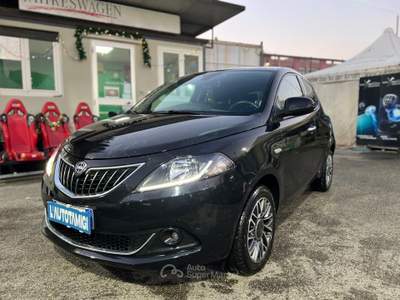 Lancia Ypsilon Ypsilon 1.0 FireFly 5 porte S&S Hybrid Gold Plus Nero usata Nocera Inferiore