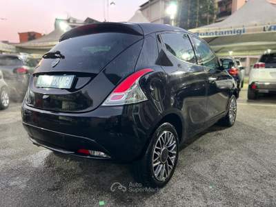 Lancia Ypsilon Ypsilon 1.0 FireFly 5 porte S&S Hybrid Gold Plus Nero usata Nocera Inferiore