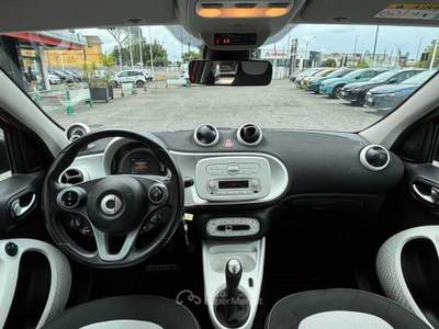Smart ForFour II 2015 1.0 Passion 71cv Rosso usata Roma