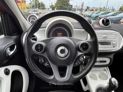 Smart ForFour II 2015 1.0 Passion 71cv Rosso usata Roma