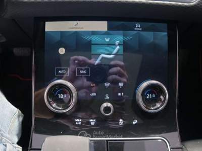 Land Rover Range Rover Velar LAND ROVER RANGE ROVER VELAR 2.0D I4 204CV AWD AUT Nero usata Salerno