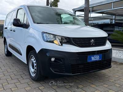 Peugeot Partner 1.5BlueHDi 100 3 POSTI NAVI Furgone Maxi L2 + IVA Bianco usata Mesagne