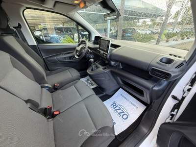 Peugeot Partner 1.5BlueHDi 100 3 POSTI NAVI Furgone Maxi L2 + IVA Bianco usata Mesagne