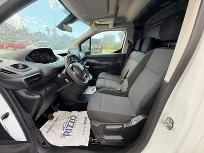 Peugeot Partner 1.5BlueHDi 100 3 POSTI NAVI Furgone Maxi L2 + IVA Bianco usata Mesagne