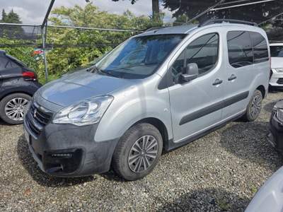 Peugeot Partner BlueHDi perfetta e garantita 12 mesi Grigio usata Gemona del Friuli