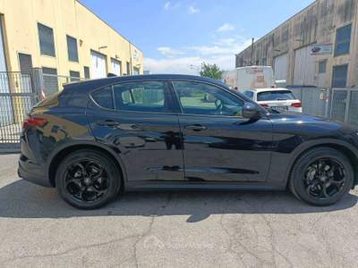 Alfa Romeo Stelvio 2.2 t Sprint Q4 190cv auto Nero usata Cassina de' Pecchi