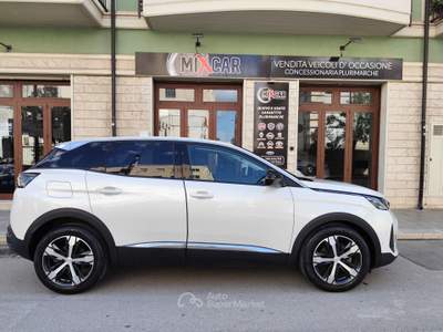 Peugeot 3008 BlueHDi 130CV EAT8 Allure Pack NAVI Bianco usata CORATO