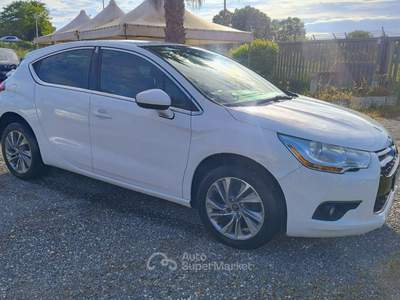 DS Automobiles DS 4 Ds DS4 4 1.6 e-HDi 115 airdream CMP6 So Chic Bianco usata Roma