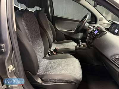 Lancia Ypsilon 1.0 Hybrid 70 cv Silver Plus - Neopatentati PROMO Grigio usata Este