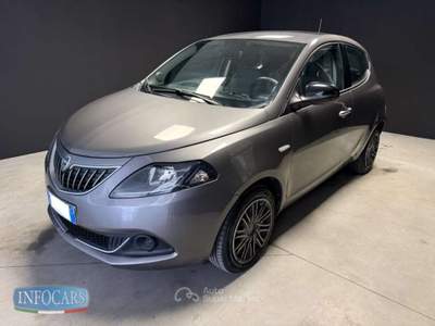 Lancia Ypsilon 1.0 Hybrid 70 cv Silver Plus - Neopatentati PROMO Grigio usata Este
