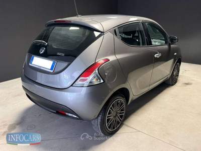 Lancia Ypsilon 1.0 Hybrid 70 cv Silver Plus - Neopatentati PROMO Grigio usata Este