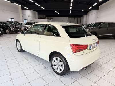 Audi A1 1.6 tdi Ambition 105cv Bianco usata Fontanella