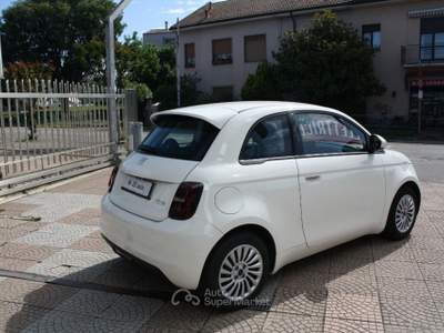 Fiat 500 3+1 42 kWh Icon Bianco usata Nova Milanese