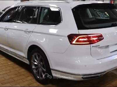 Volkswagen Passat Modello executive vero affare Bianco usata Casamassima