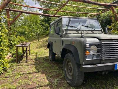 Land Rover Defender LAND ROVER DEFENDER 90 300 TDI AUTOVETTURA 6 POSTI Verde usata Avellino