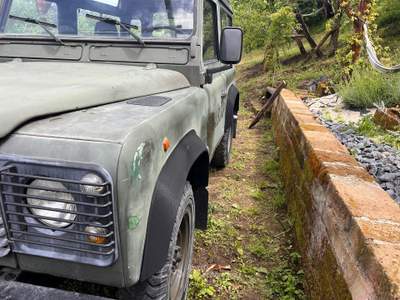 Land Rover Defender LAND ROVER DEFENDER 90 300 TDI AUTOVETTURA 6 POSTI Verde usata Avellino