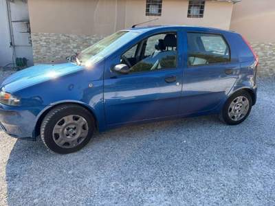 Fiat Punto punto tenuta molto bene, meccanica buonissima  Blu/Azzurro usata Farra di Soligo