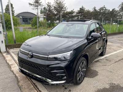 Volkswagen Tiguan DSG 4MOTION R-L usata Modena