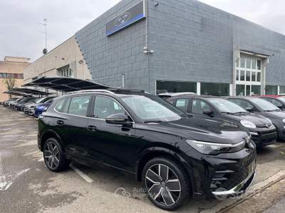 Volkswagen Tiguan DSG 4MOTION R-L usata Modena