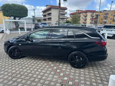 Opel Astra Start&Stop Sports Tourer Nero usata Sant'Anastasia