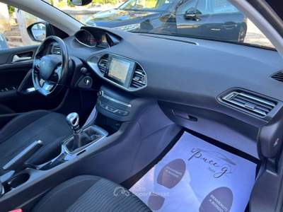 Peugeot 308 S&S SW Allure Nero usata Sannicola