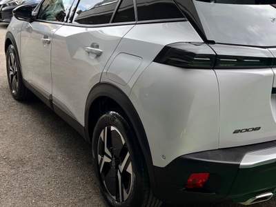 Peugeot 2008 S&S EAT8 Allure Bianco usata Cercola