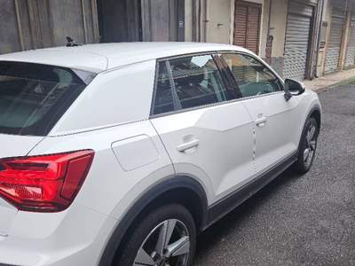 Audi Q2 "Privato vende  Audi Q2 30 TDI Audi Q2 30 2.0 tdi Admirer  Bianco usata Paternò