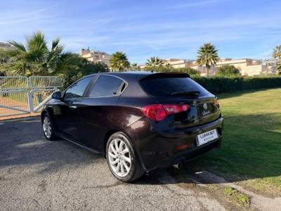 Alfa Romeo Giulietta jtdm(2) Distinctive 170cv Lilla usata Grottammare