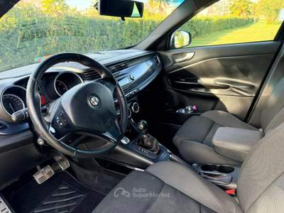 Alfa Romeo Giulietta jtdm(2) Distinctive 170cv Lilla usata Grottammare