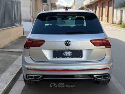 Volkswagen Tiguan 2.0TDI 150 DSG R-Line *69000KM* Argento usata San Michele Salentino