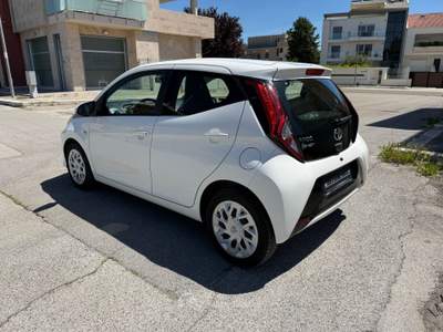 Toyota Aygo Toyota Aygo Connect 1.0 VVT-i 72CV Bianco usata Altamura