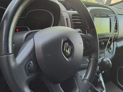 Renault Trafic Renaul traffic 9 posti  non fumatore usata Livorno