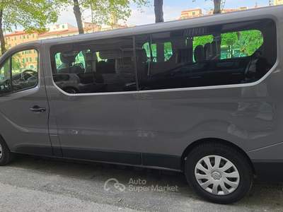 Renault Trafic Renaul traffic 9 posti  non fumatore usata Livorno