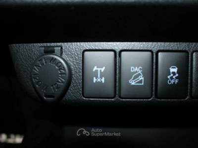 Toyota Hilux 2018 Toyota HiLux Cabina doppia 4x4 cambio manuale Bianco usata Vittorio Veneto