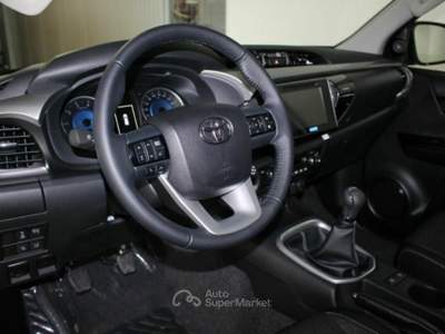 Toyota Hilux 2018 Toyota HiLux Cabina doppia 4x4 cambio manuale Bianco usata Vittorio Veneto