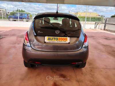 Lancia Ypsilon Hybrid 9000 km 2023 Grigio usata Polignano a Mare