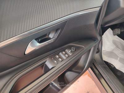 Peugeot 3008 S&S EAT8 Allure Pack 2022 Nero usata Polignano a Mare