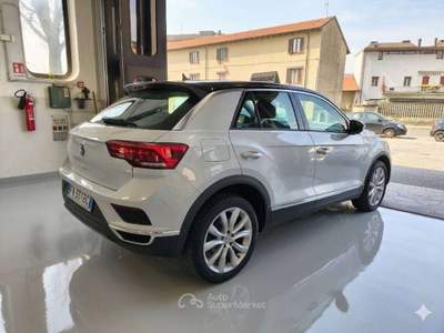 Volkswagen T-Roc 1.5 tsi ACT. 150 CV Advanced-*Garanzia 12 mesi Bianco usata Nova Milanese