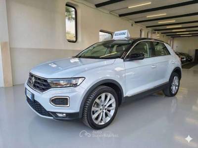 Volkswagen T-Roc 1.5 tsi ACT. 150 CV Advanced-*Garanzia 12 mesi Bianco usata Nova Milanese Volkswagen T-Roc 1.5 tsi ACT. 150 CV Advanced-*Garanzia 12 mesi Bianco usata Nova Milanese