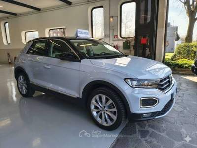 Volkswagen T-Roc 1.5 tsi ACT. 150 CV Advanced-*Garanzia 12 mesi Bianco usata Nova Milanese