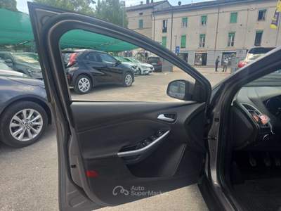 Ford Focus NON FUMATORE - NEOPATENTATO - SW usata Brescia
