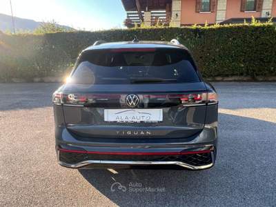 Volkswagen Tiguan 2.0 TDI 150 CV SCR DSG R-Line Grigio usata Ala